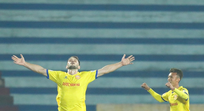 Vì sao vừa lập công lớn, 2 ngoại binh chất lượng vẫn bị thanh lý? ảnh 2