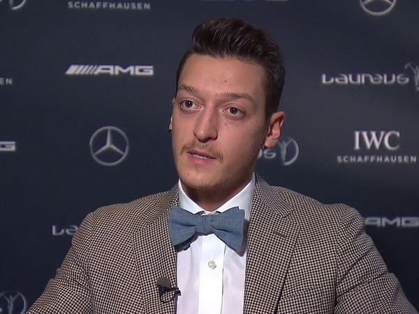 Mesut Ozil được trao giải thưởng Laureus dành cho từ thiện ảnh 4
