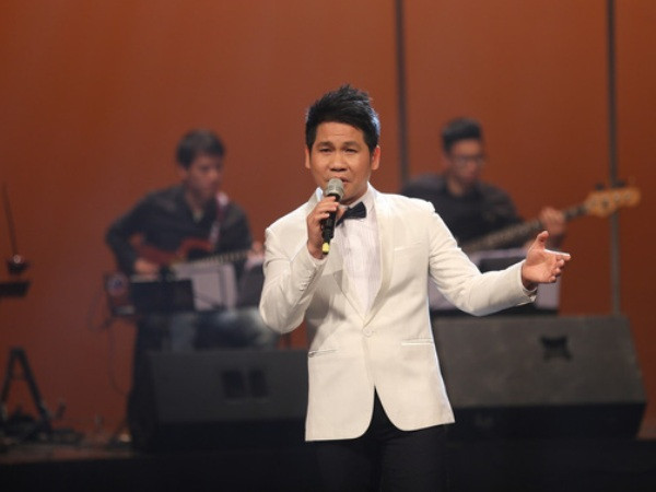 Trọng Tấn sâu lắng hát nhạc Thanh Tùng bên Ngọc Anh ảnh 2