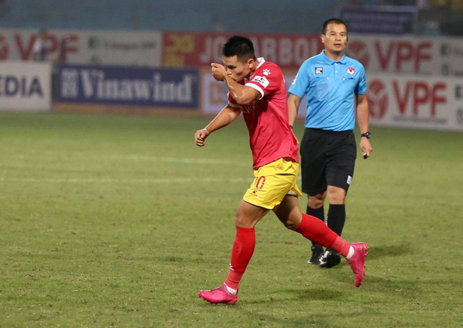 Hà Nội FC bất ngờ ‘ngã ngựa,’ tụt lại trong cuộc đua với HAGL ảnh 1