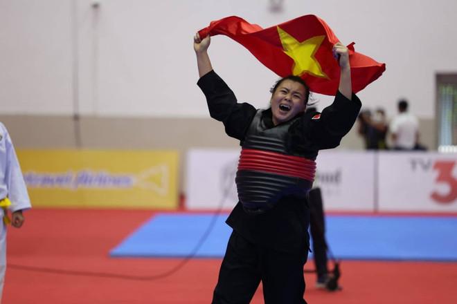 Hai cảm xúc khó tả trong lần đầu đoạt HCV SEA Games môn Pencak Silat ảnh 1