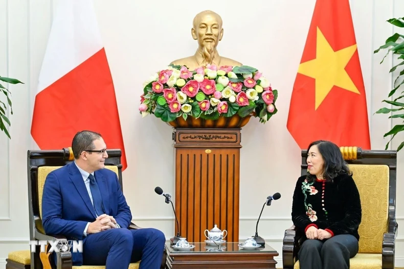 Thứ trưởng Bộ Ngoại giao Lê Thị Thu Hằng tiếp Thứ trưởng Thường trực Bộ Ngoại giao và Du lịch Malta. (Ảnh: TTXVN phát)