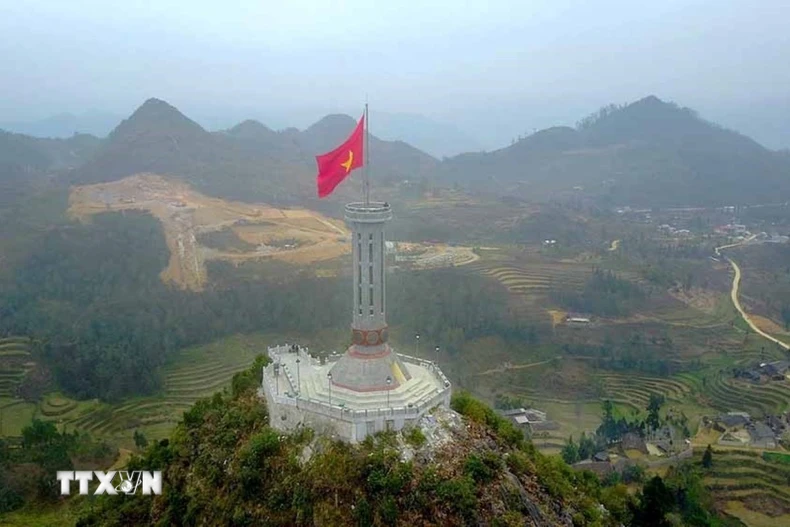 Cột cờ Lũng Cú nằm ở đỉnh Lũng Cú. (Ảnh: Thành Đạt/TTXVN)
