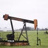 Tháp khoan dầu tại Luling, Texas, Mỹ. (Ảnh: THX/TTXVN)