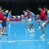 Đội tuyển futsal Việt Nam tập luyện trước trận tứ kết gặp đội chủ nhà Indonesia. (Ảnh: VFF/TTXVN phát)