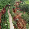 Tuyến đường vận hành Trạm OPY 500kV Ia Ly bị sạt lở nghiêm trọng. (Ảnh: Hoài Nam/TTXVN)