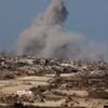 Khói bốc lên sau cuộc không kích của Israel tại Gaza. (Ảnh: THX/TTXVN)