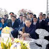 Tổng Bí thư Tô Lâm và đoàn công tác Trung ương dâng hoa, dâng hương tưởng niệm Tổng Bí thư Trần Phú tại Hà Tĩnh. (Ảnh: Thống Nhất/TTXVN)