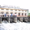 Lãnh đạo Sở Nông nghiệp và Môi trường Hải Phòng kiểm tra việc sẵn sàng tiêu úng tại Trạm bơm Đò Neo, xã Đại Sơn. (Ảnh: Mạnh Tú/TTXVN)