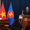 Đặc phái viên Tổng Bi thư Lê Hoài Trung tại cuộc gặp. (Ảnh: Trần Hải/TTXVN)