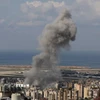 Khói bốc lên từ địa điểm ở Beirut, Liban sau cuộc tập kích của Israel ngày 4/3/2026. (Ảnh: THX/TTXVN)