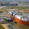 Tàu chở khí hóa lỏng MV Excelsior neo tại cảng Texas, Mỹ. Ảnh: Bloomberg/TTXVN