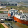 Tàu chở khí hóa lỏng neo tại cảng Texas, Mỹ. Ảnh: Bloomberg/TTXVN