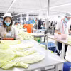 May hàng xuất khẩu sang thị trường Nhật Bản tại Công ty May Hưng Việt, Hưng Yên. (Ảnh: Trần Việt/TTXVN)
