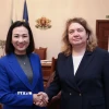 Chủ tịch Quốc hội Nataliya Kiselova chúc mừng Đại sứ Nguyễn Thị Minh Nguyệt nhận nhiệm vụ công tác, chúc mừng Việt Nam nhân dịp kỷ niệm 80 năm Quốc khánh và 75 năm thiết lập quan hệ ngoại giao Việt Nam-Bulgaria. (Ảnh: TTXVN phát)