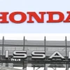 Biểu tượng hãng ôtô Honda và Nissan. (Ảnh: Kyodo/TTXVN)
