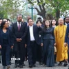 Thủ tướng Phạm Minh Chính và Phu nhân cùng Thủ tướng Ethiopia Abiy Ahmed Ali và Phu nhân thưởng tham quan không gian văn hoá, kiến trúc chùa Trấn Quốc. (Ảnh: Dương Giang/TTXVN)
