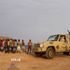 Người di cư chờ lên tàu ở cảng Aden, Yemen để trở về Somalia, sau khi bị trục xuất. (Ảnh: Getty Images/TTXVN)