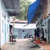 Một dãy nhà trọ cho thuê. (Ảnh: TTXVN phát)