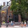 Sinh viên tại Đại học Harvard ở Cambridge, Massachusetts, Mỹ. (Ảnh: Getty Images/TTXVN)