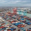 Quang cảnh cảng hàng hóa ở Liverpool, Anh. (Ảnh: THX/TTXVN)