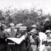 Đại tướng Chu Huy Mân, Tư lệnh Quân khu 5 (thứ 4, đeo kính) chỉ huy các mũi tiến công vào thành phố Đà Nẵng. (Ảnh: Tư liệu TTXVN)