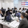 Giao dịch viên tại một công ty chứng khoán ở Tokyo, Nhật Bản. (Ảnh: Kyodo/TTXVN)