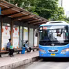 Trạm dừng xe bus trên đường Hàm Nghi, phường Bến Thành, Thành phố Hồ Chí Minh. (Ảnh: Hồng Đạt/TTXVN)