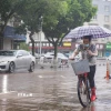 Mưa lớn do ảnh hưởng của bão Co-may tại Ninh Ba, tỉnh Chiết Giang, Trung Quốc. (Ảnh: THX/TTXVN)