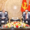 Tổng Bí thư, Chủ tịch nước Tô Lâm tiếp Giám đốc Cơ quan Vệ binh quốc gia Liên bang Nga Viktor Zolotov. (Ảnh: Thống Nhất/TTXVN)