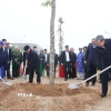 Tổng Bí thư Tô Lâm và đoàn công tác Trung ương dự Lễ phát động “Tết trồng cây đời đời nhớ ơn Bác Hồ” Xuân Ất Tỵ 2025. (Ảnh: Thống Nhất/TTXVN)
