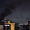 Khói bốc lên sau các vụ không kích của Israel xuống thủ đô Tehran, Iran. (Ảnh: THX/TTXVN)