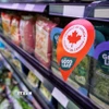 Hàng hóa nội địa được bày bán tại siêu thị ở Toronto, Canada ngày 4/3/2025. (Ảnh: THX/TTXVN)
