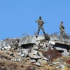 Binh sỹ Ấn Độ tuần tra tại khu vực biên giới với Trung Quốc ở bang Arunachal Pradesh (Ấn Độ). (Ảnh: AFP/TTXVN)