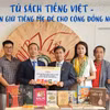 Đoàn công tác của Nhà xuất bản Giáo dục Việt Nam trao tặng sách để trưng bày tại Triển lãm kỷ niệm 115 năm ngày Chủ tịch Hồ Chí Minh lần đầu tiên đến Pháp.