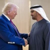 Tổng thống Mỹ Donald Trump (trái) và Tổng thống UAE Sheikh Mohamed bin Zayed Al Nahyan tại cuộc gặp ở Abu Dhabi ngày 15/5/2025. (Ảnh: AA/TTXVN)