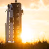 Tên lửa đẩy Falcon 9 của SpaceX trên bệ phóng tại Trung tâm vũ trụ Kennedy ở Florida, Mỹ. (Ảnh: )THX/TTXVN