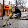 Công nhân xây dựng làm việc tại New York, Mỹ. (Ảnh: THX/TTXVN)