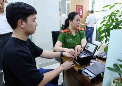 Làm thủ tục định danh cá nhân. (Nguồn: TTXVN)