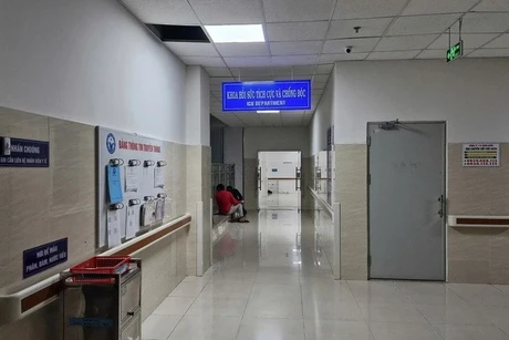 Vụ ngộ độc rượu: 5 nạn nhân được cứu sống, 1 nạn nhân đã tử vong