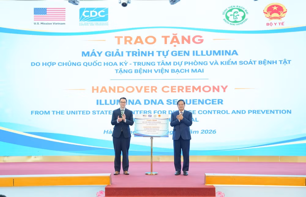 anh-trao-tang.jpg