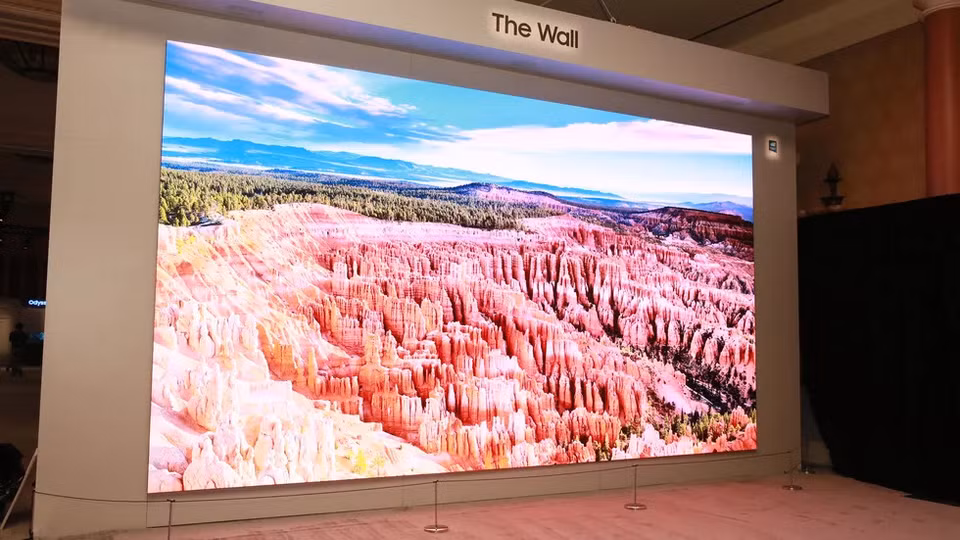 TV 292 inch MicroLed của Samsung với biệt danh "Bức Tường". (Ảnh: Cnet)
