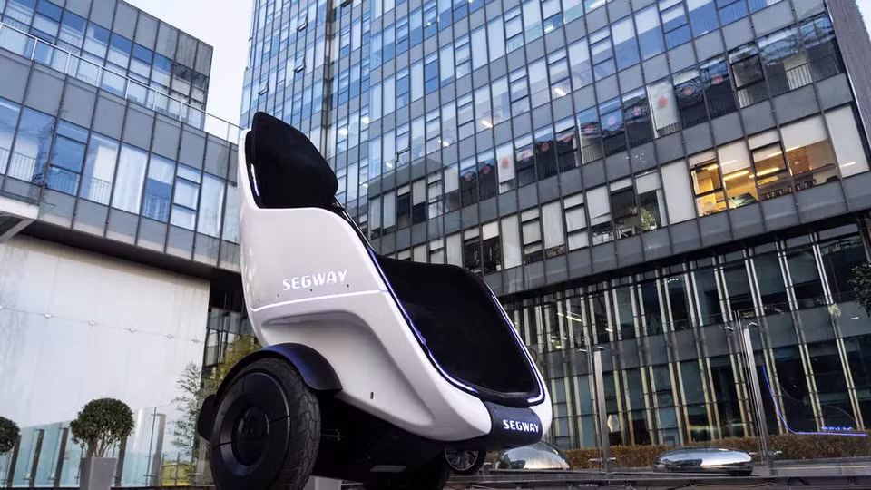 Xe tự cân bằng S-Pod của Segway. (Ảnh: Cnet)
