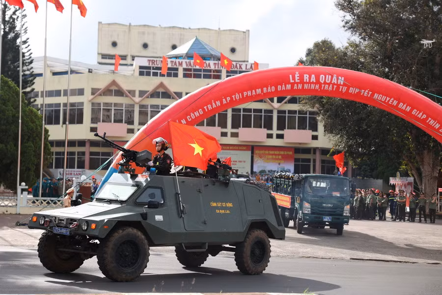 Ra quân tấn công, trấn áp tội phạm Tết Nguyên Đán Giáp Thìn năm 2024. (Ảnh: Tuấn Anh/TTXVN)