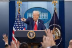 Tổng thống Mỹ Donald Trump phát biểu họp báo tại Nhà Trắng, Washington, D.C. (Nguồn: THX/TTXVN)