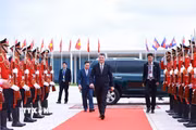 Thủ tướng Lê Minh Hưng rời thủ đô Phnom Penh về nước, kết thúc tốt đẹp chuyến thăm chính thức Vương quốc Campuchia. (Ảnh: Dương Giang/TTXVN)