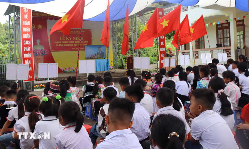 ttxvn-le-khai-giang-dac-biet-nam-hoc-moi-2025-2026-o-cao-bang-8258162-3.jpg
