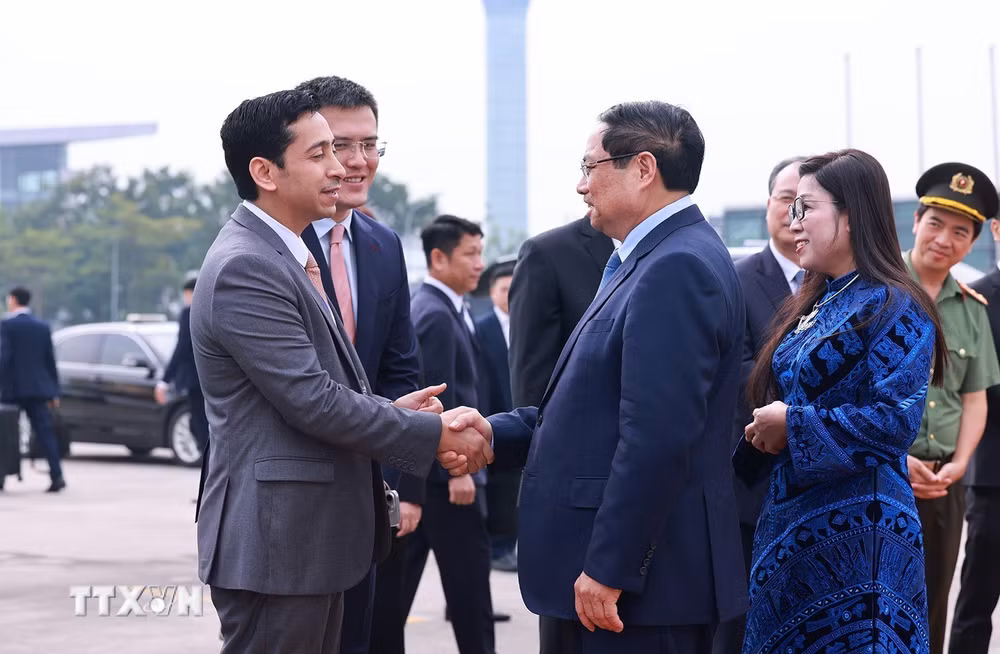 ttxvn-thu-tuong-len-duong-sang-tham-chinh-thuc-kuwait-va-algeria-va-tham-du-hoi-nghi-thuong-dinh-g20-tai-nam-phi-8410789.jpg
