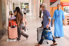 Mật độ phương tiện bắt đầu tăng cao ở cửa ngõ Hà Nội, CSGT huy động tối đa lực lượng phân luồng