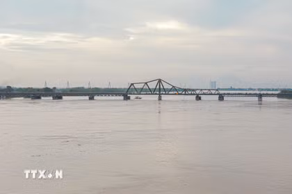 Việc nghiên cứu quy hoạch khu vực bãi sông vì vậy không thể được tiếp cận như một dự án phát triển đô thị thông thường. (Ảnh: Phan Phương/TTXVN)
